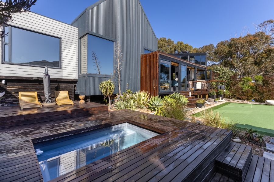 6 Bedroom Property for Sale in Pringle Bay Western Cape